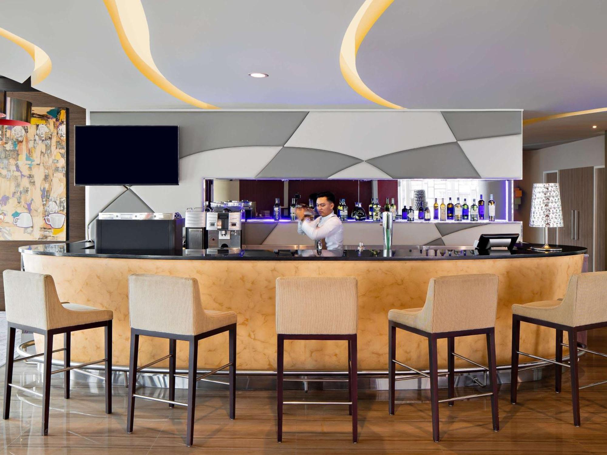 Novotel Jakarta Gajah Mada Zewnętrze zdjęcie