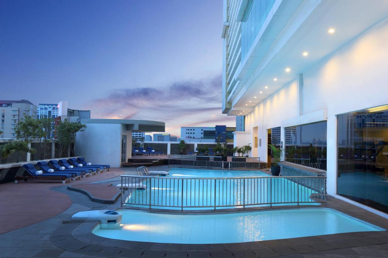 Novotel Jakarta Gajah Mada Zewnętrze zdjęcie